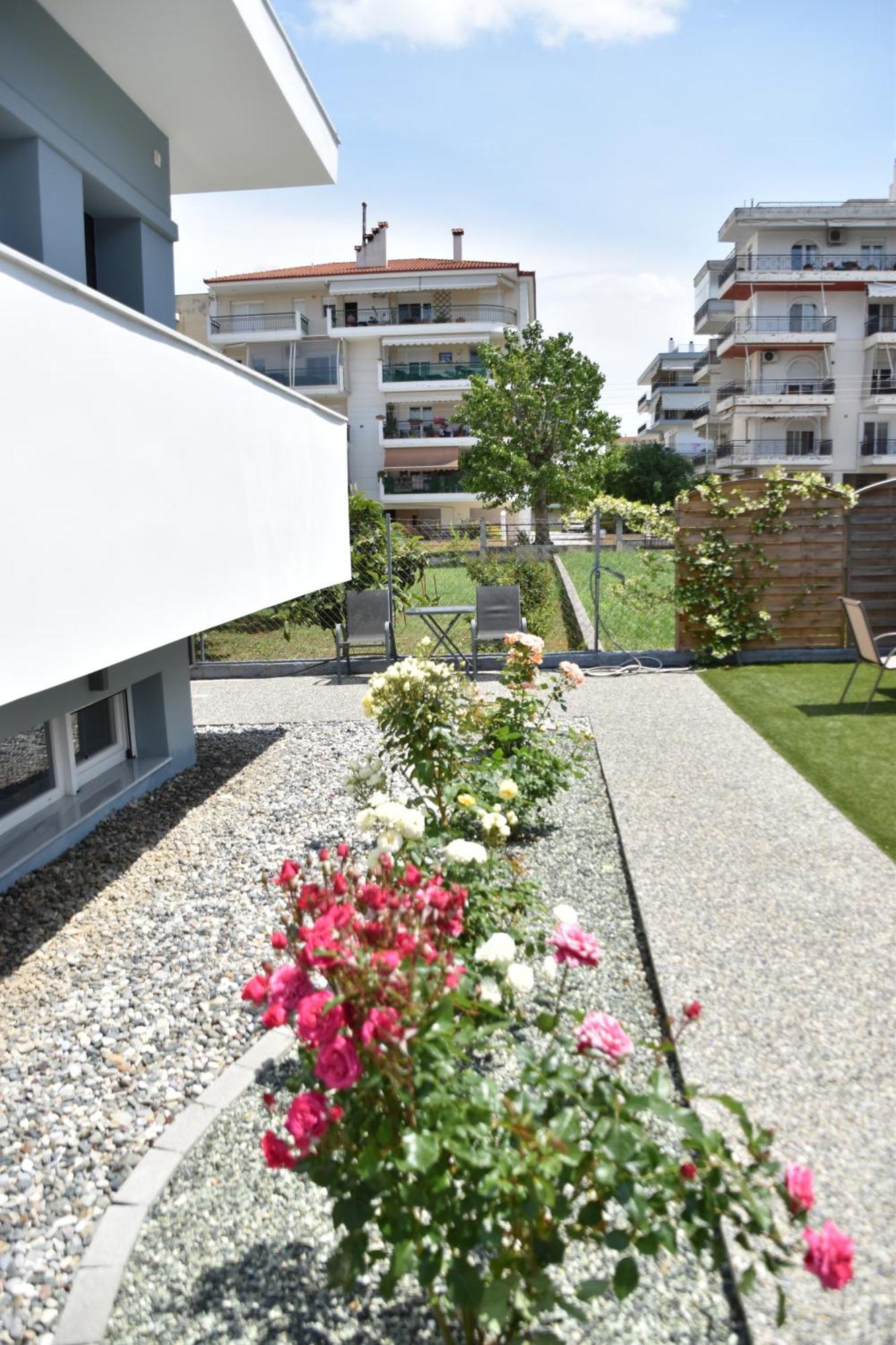 Z Elegant Studios Peraía Exteriér fotografie